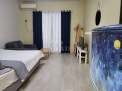 Park View, Clean, Room 208 2th image