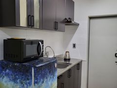 Park View, Clean, Room 208 11th image