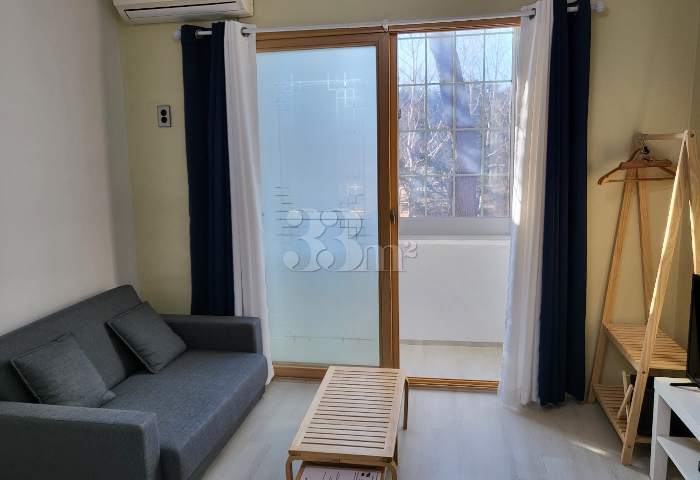 Park View, Clean, Room 208 8th image