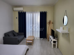 Park View, Clean, Room 208 1th image