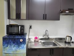 Park View, Clean, Room 208 13th image
