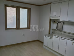 A pleasant room at the entrance of Hyundai Ma 5th image