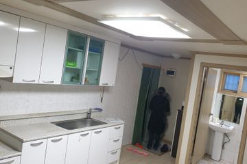 현대시장 초입 쾌적한방