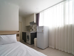 5 min from Hongdae / Semi-basement C 4th image