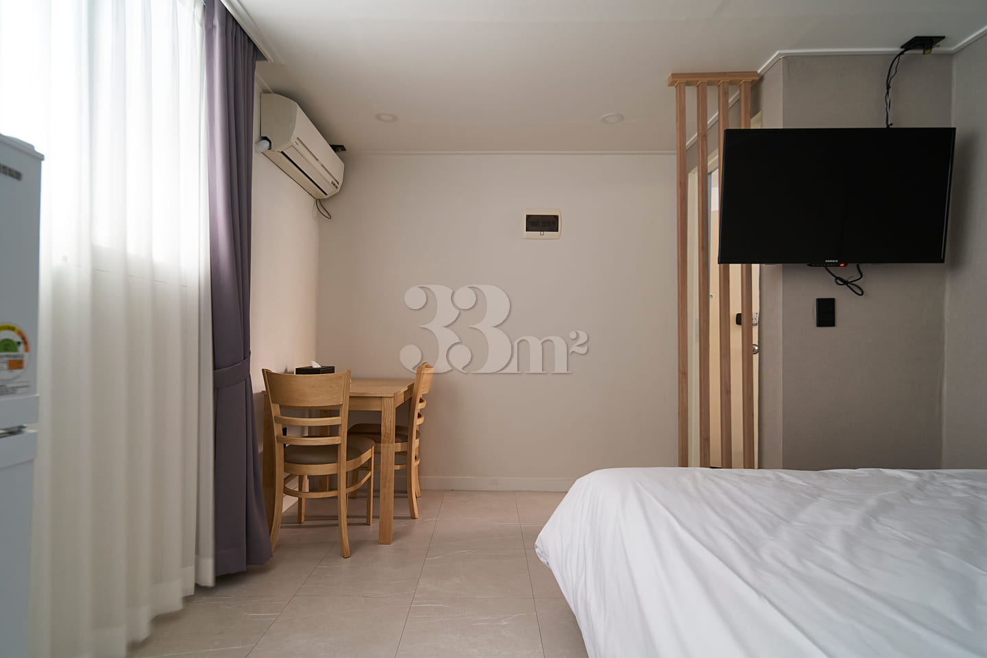 5 min from Hongdae / Semi-basement C 3th image