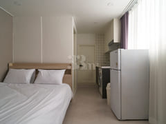 5 min from Hongdae / Semi-basement C 1th image