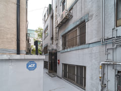 5 min to Hongdae / Semi-basement D 5th image
