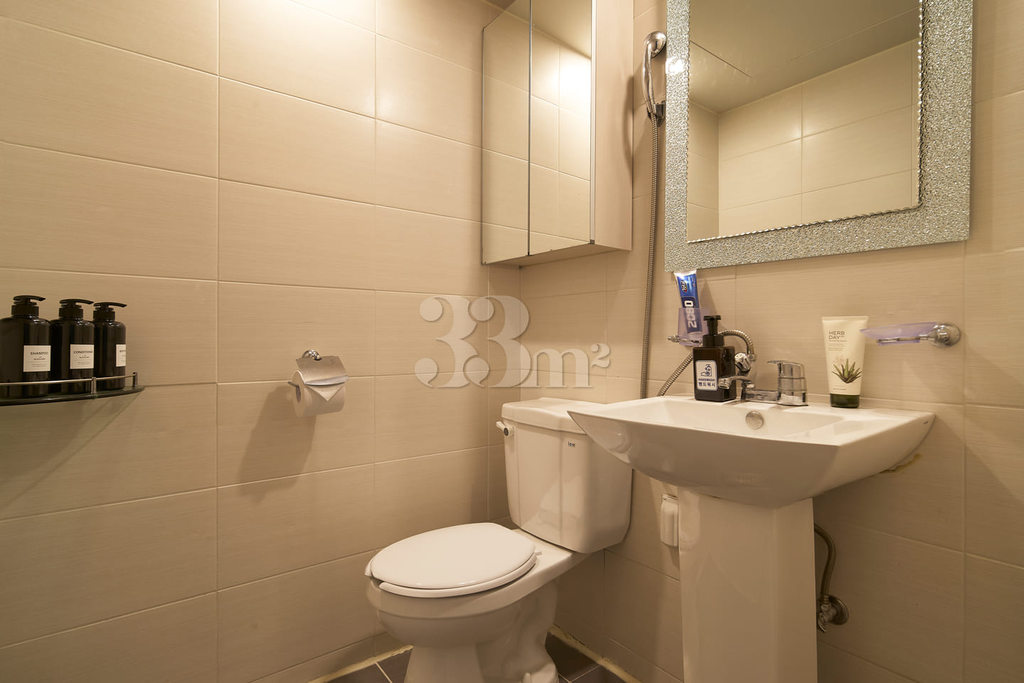 5 mins from Hongdae / Studio, 3rd Floor, Unit 1th image