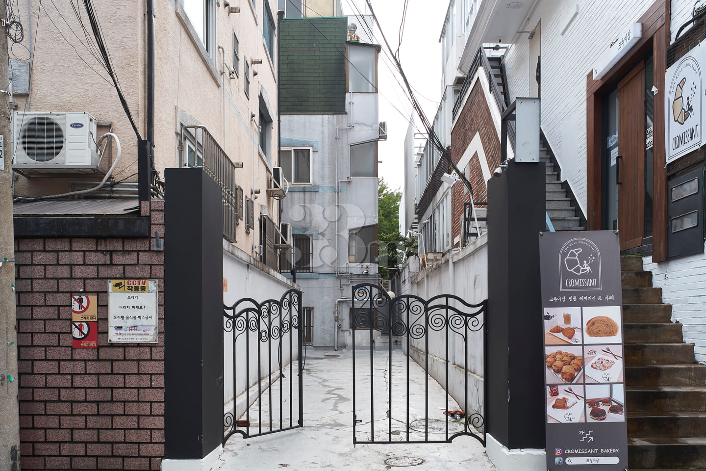 5 mins from Hongdae / Studio, 3rd Floor, Unit 6th image