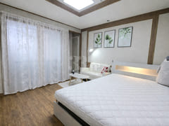 Cozy, Location, Parking, Convenience 2th image
