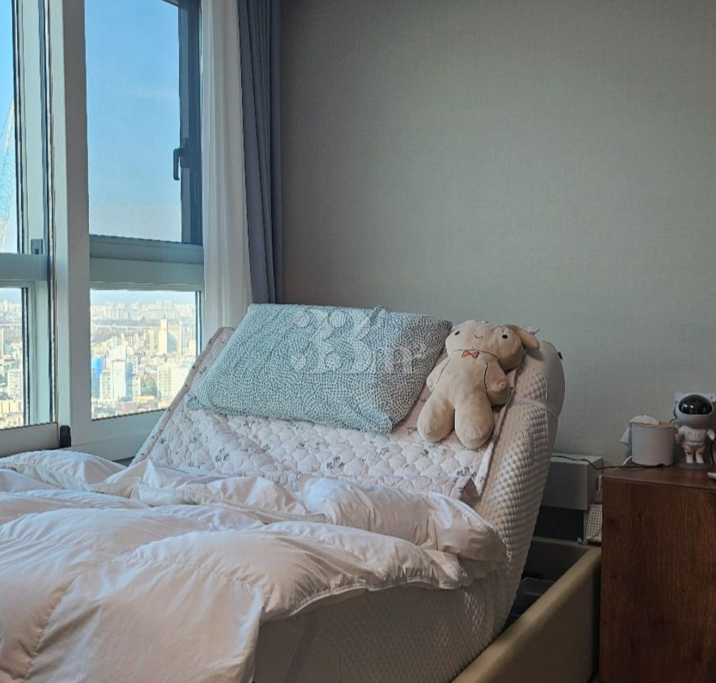 Accommodations with a great view of the Han R 0th image
