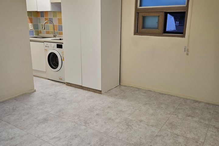 Room 405 at a one-room motel in Hwanghak-dong 3th image