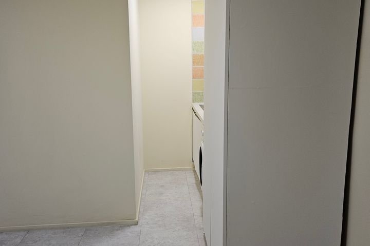 Room 405 at a one-room motel in Hwanghak-dong 2th image