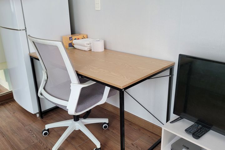 Bright and cozy studio in Gwaneum-dong 3th image