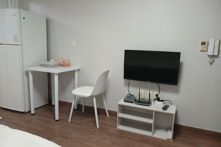 Sunny Room in Gwaneum-dong 2th image