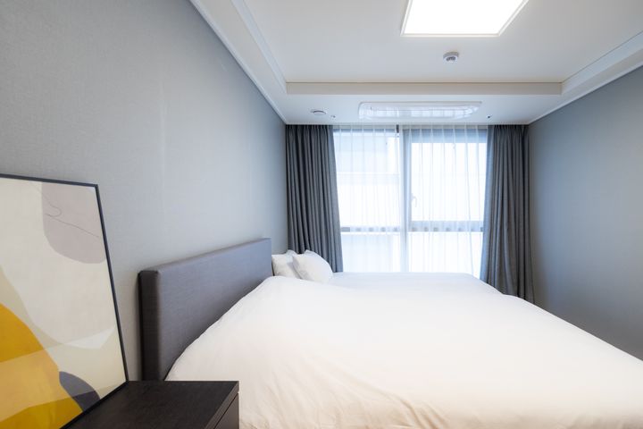 Gangnam fully-furnished 1.5-room apartment 5th image