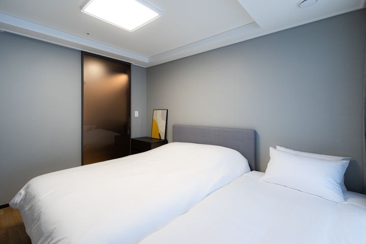 Gangnam fully-furnished 1.5-room apartment 6th image