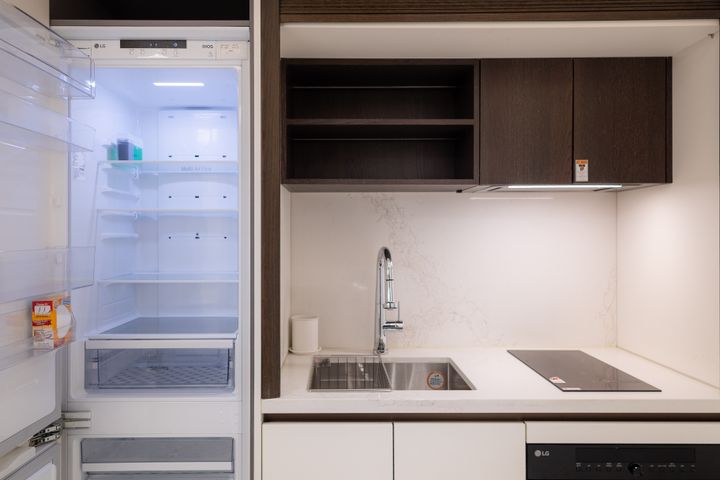Gangnam fully-furnished 1.5-room apartment 8th image