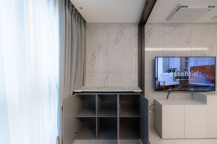 Gangnam fully-furnished 1.5-room apartment 2th image