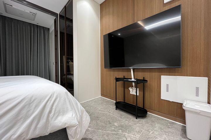Gangnam fully furnished 1-room for 3 people 8th image