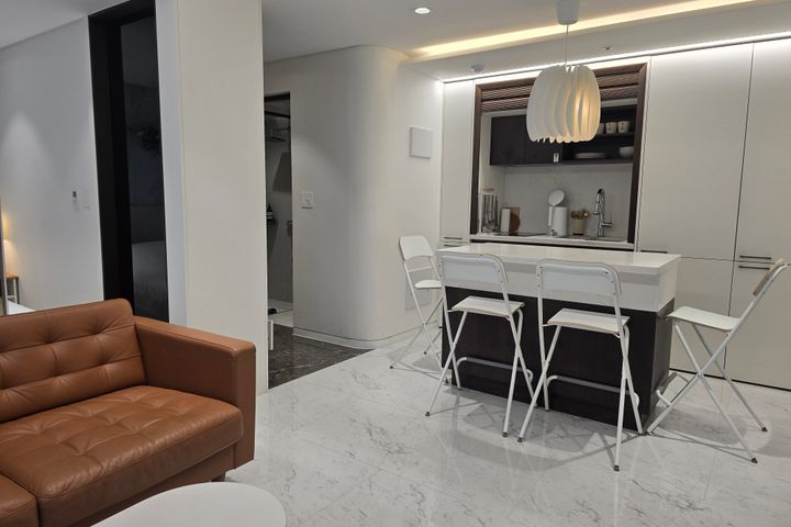 New 2-room apartment in Seocho (sleeps 4) 2th image
