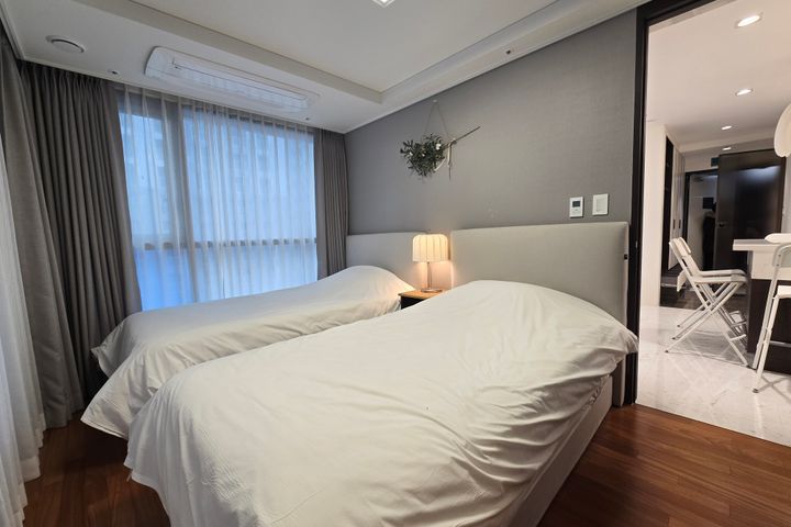New 2-room apartment in Seocho (sleeps 4) 7th image