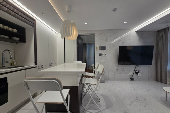 New 2-room apartment in Seocho (sleeps 4) 10th image