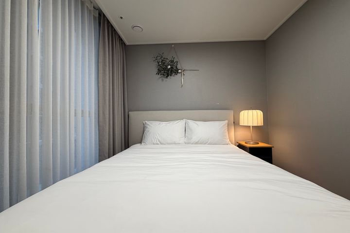 Seocho fully furnished 2-room apartment 5th image