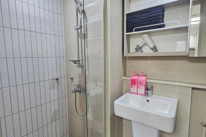 B106 Gangdong 2-Queen Room 12th image