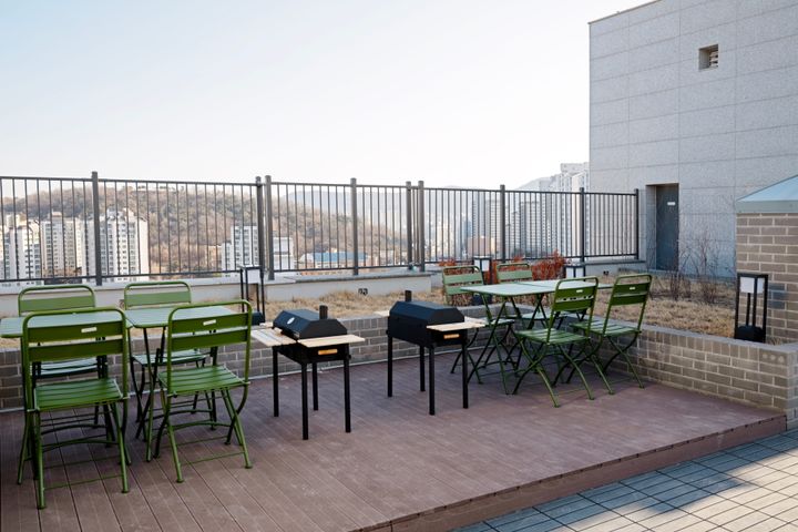 Fully furnished 1.5-room unit in Dongdaemun 9th image