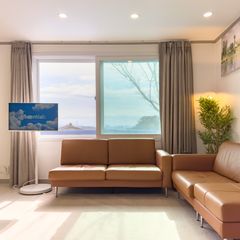 Remodeled, fully furnished, parking available Unit Image
