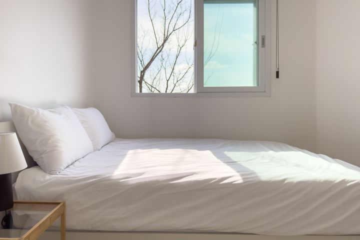 Remodeled, fully furnished, parking available 7th image