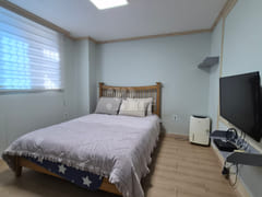 Unit 102 1th image