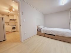 Hongdae, Yeouido, Mokdong: Parking available 3th image