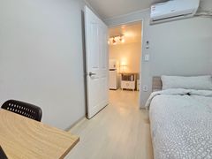 Hongdae, Yeouido, Mokdong: Parking available 6th image