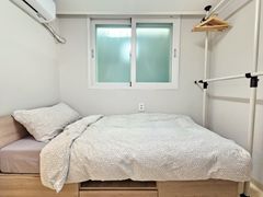 Hongdae, Yeouido, Mokdong: Parking available 7th image
