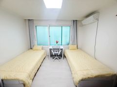 Fully furnished 3-room apartment near Hongik 3th image