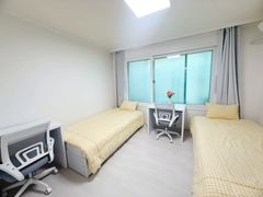 Fully furnished 3-room apartment near Hongik 4th image