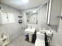 Fully furnished 3-room apartment near Hongik 14th image