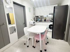 Fully furnished 3-room apartment near Hongik 17th image
