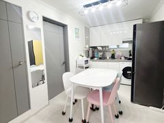 Fully furnished 3-room apartment near Hongik 10th image