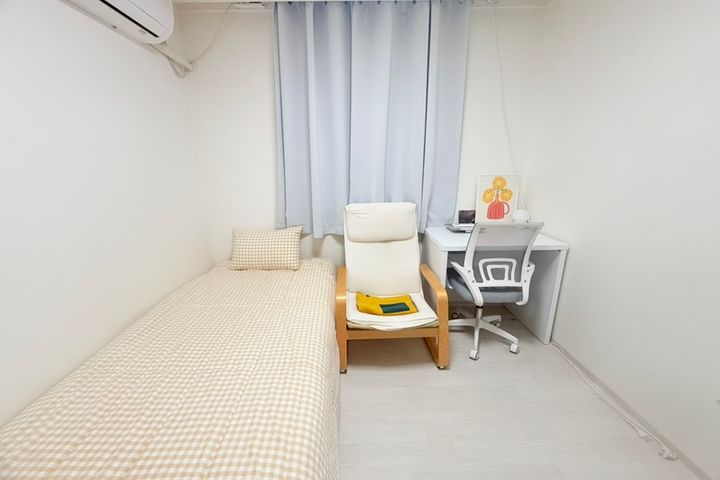 Fully furnished 3-room apartment near Hongik 6th image