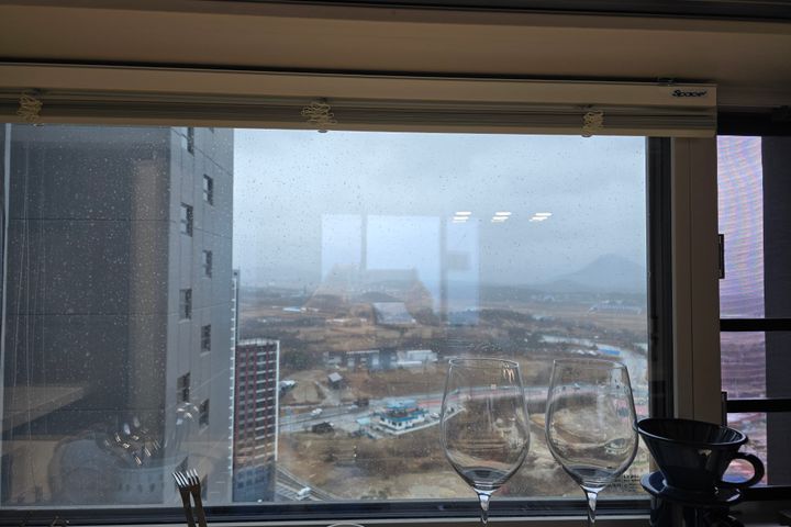 The Sea and Ayajin 4th image