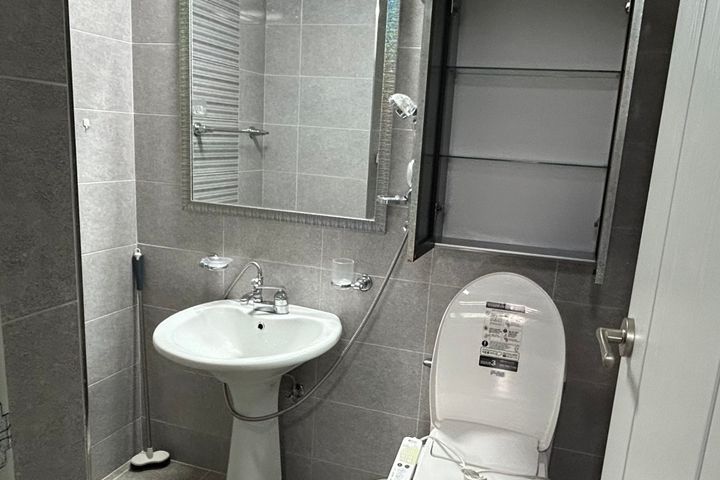 Business Traveler's Room 9th image