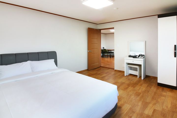 Ocean View Suite 310 3th image