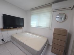 Sinsa-dong, like-new, fully furnished 0th image