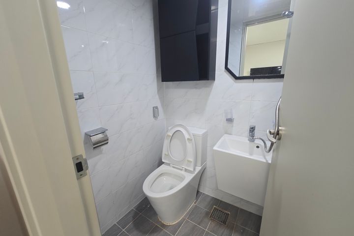 Sinsa-dong, like-new, fully furnished 3th image