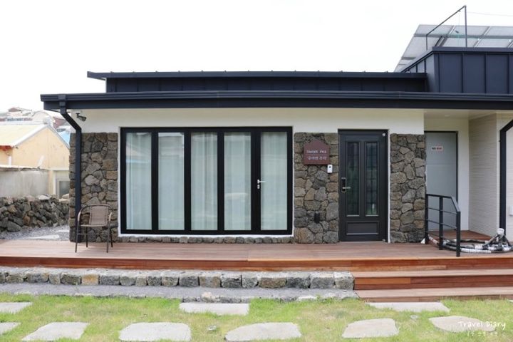 마당/돌담의 복층 주택 10번째 이미지