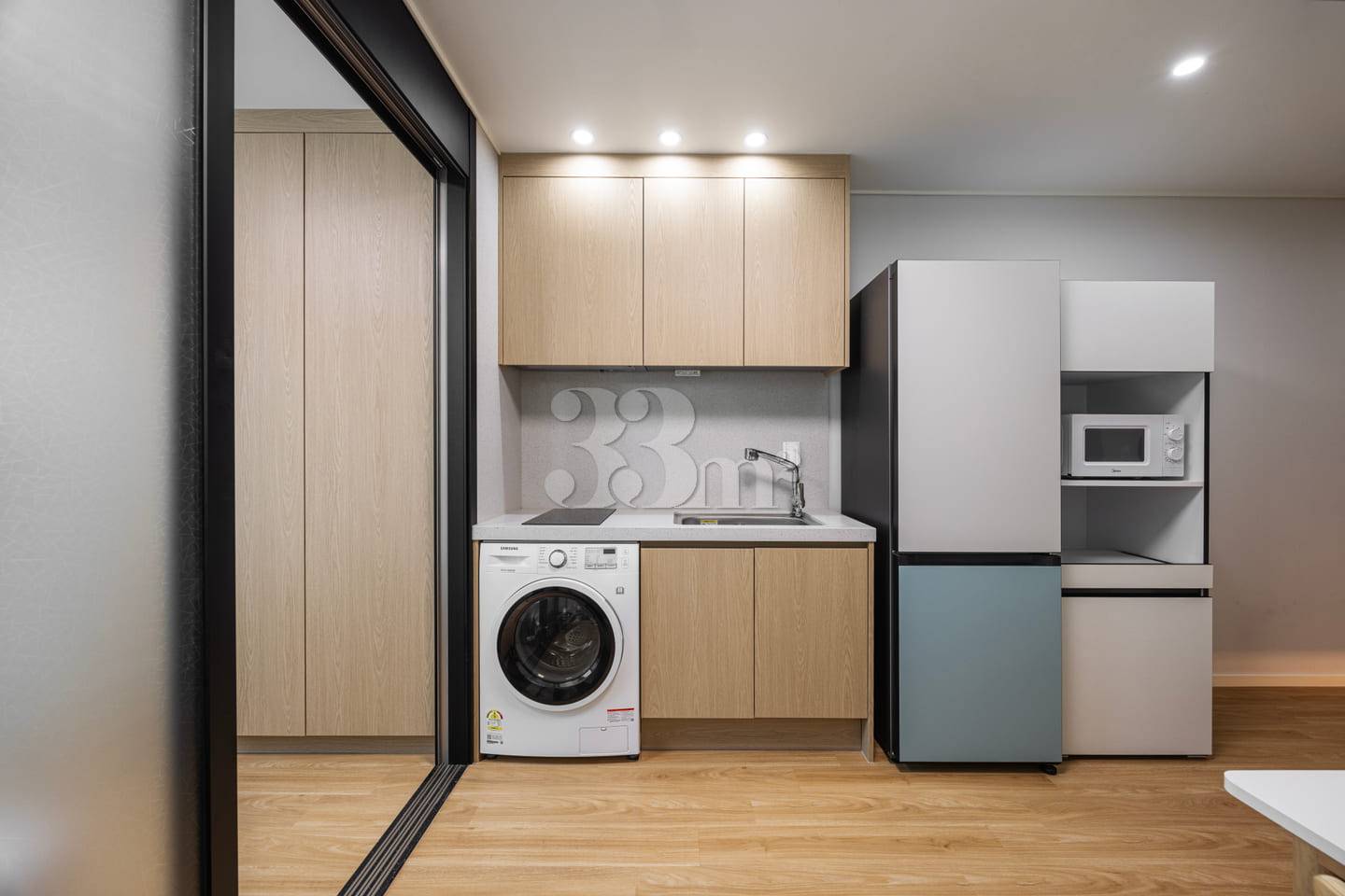 Fully furnished 1.5-room apartment in Sinchon 3th image