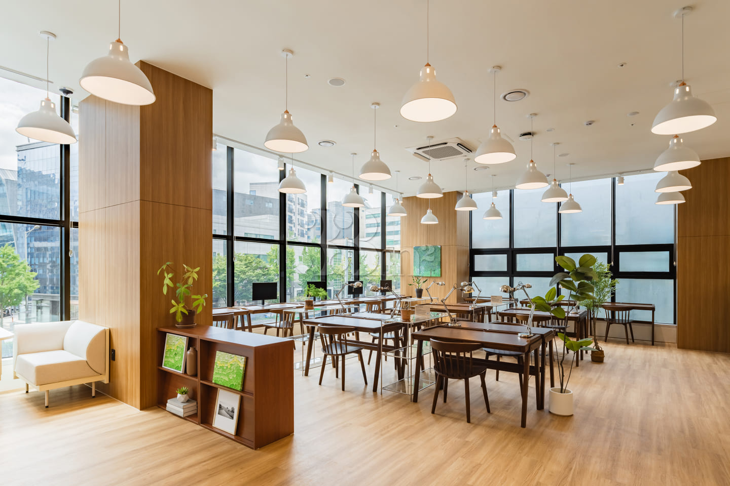 Fully furnished 1.5-room apartment in Sinchon 11th image